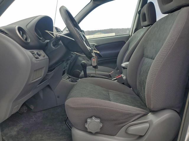 Toyota RAV4 Image 11