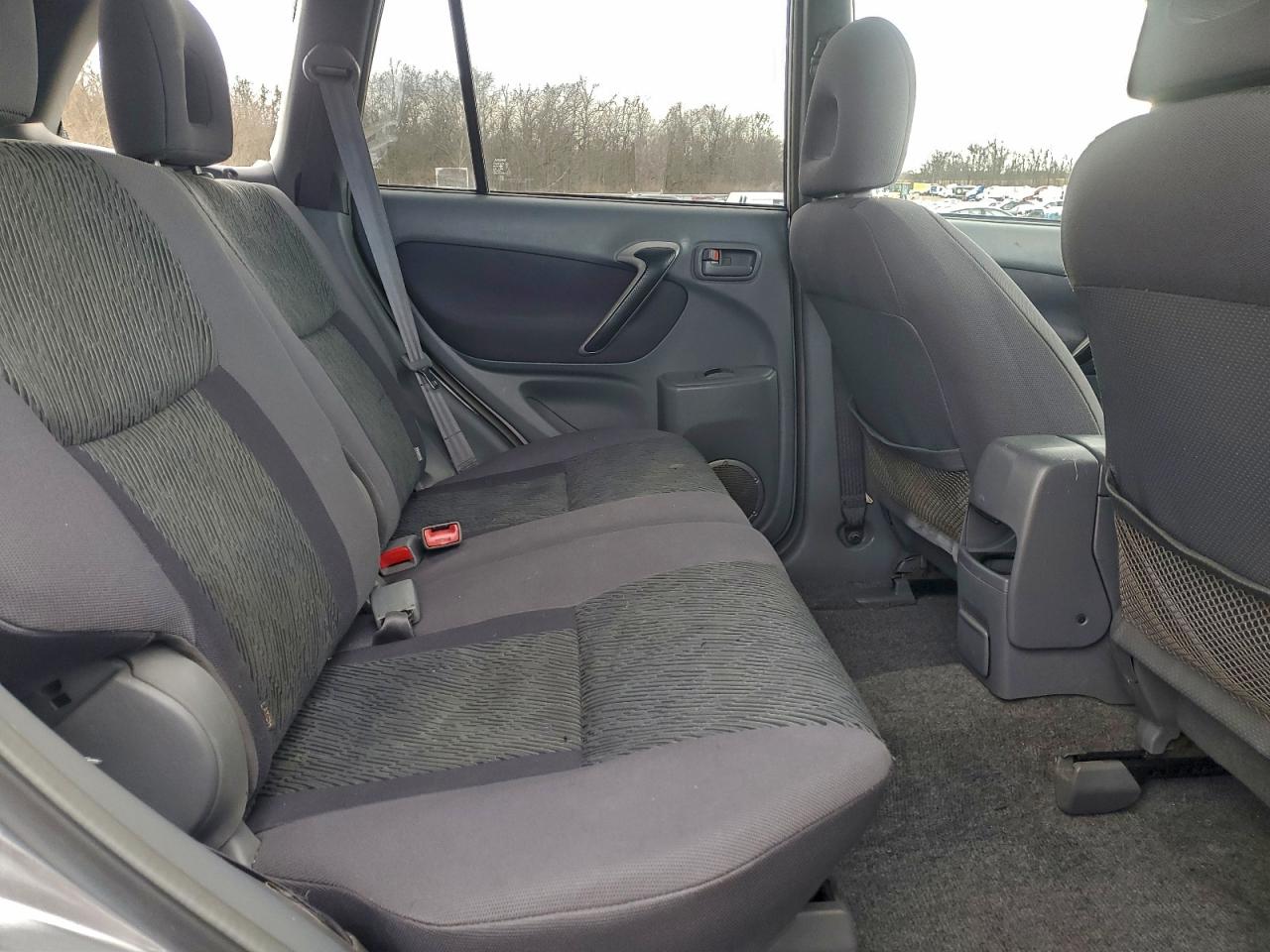 Toyota RAV4 Image 10