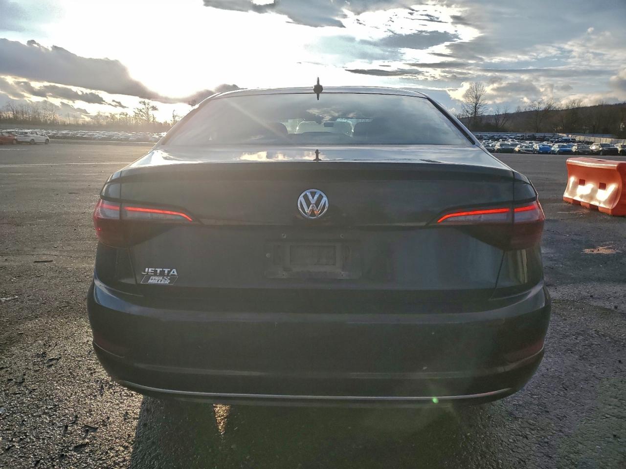 Volkswagen Jetta S Image 4