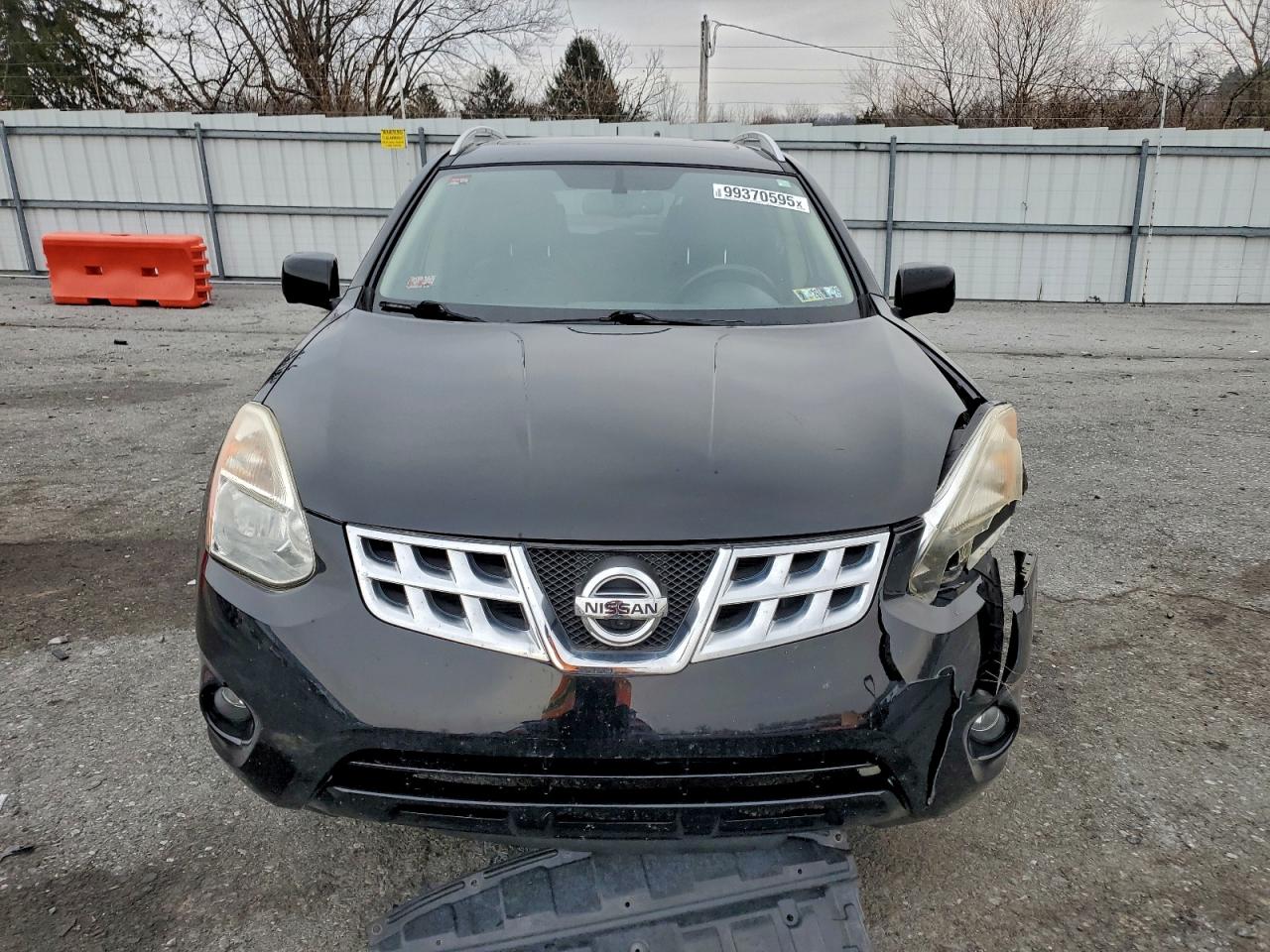 Nissan Rogue S Image 3