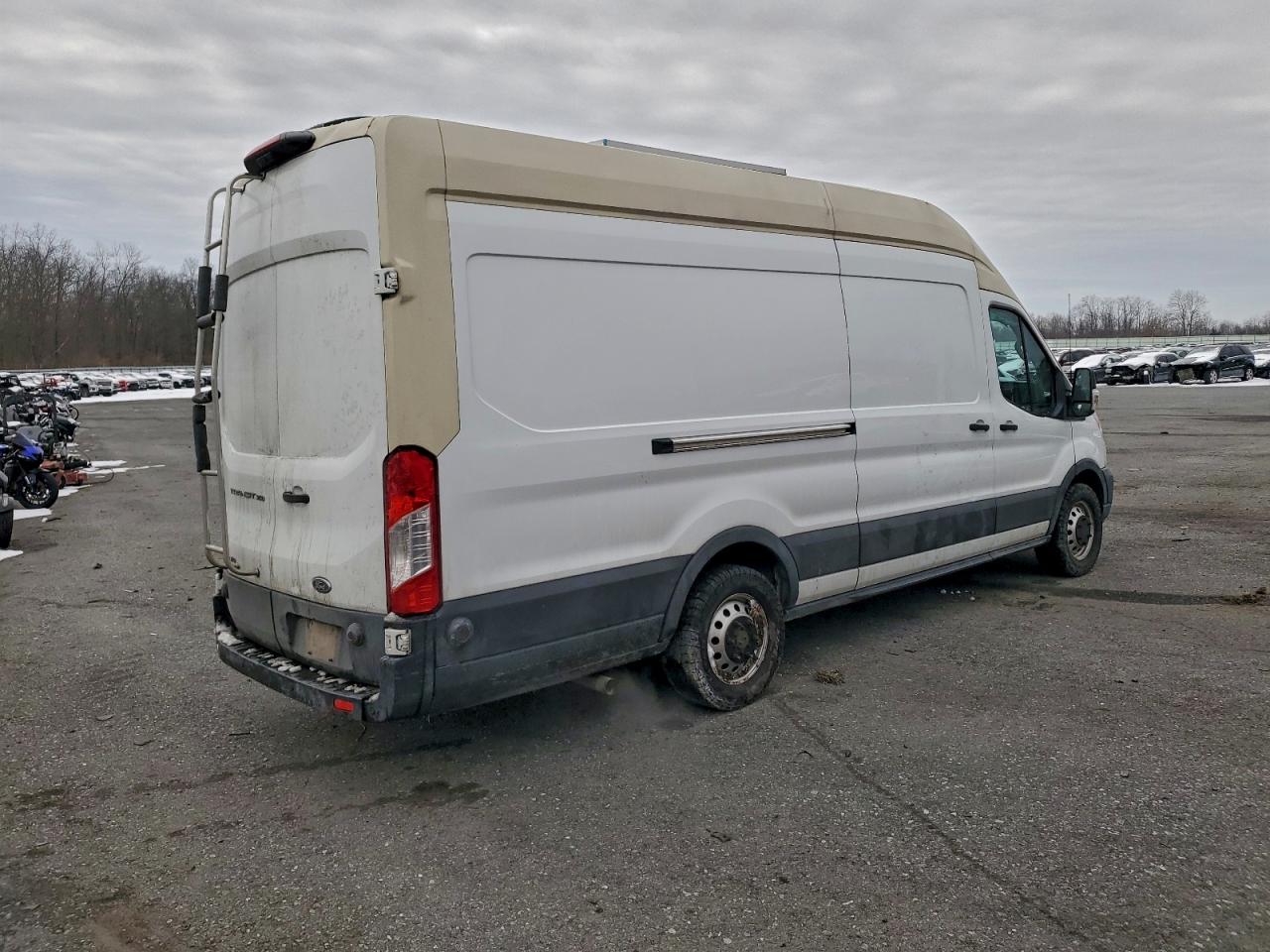 Ford Transit T-350 Image 4